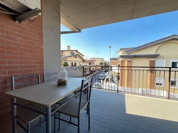 casa indipendente in vendita a Guidonia Montecelio in zona Villanova