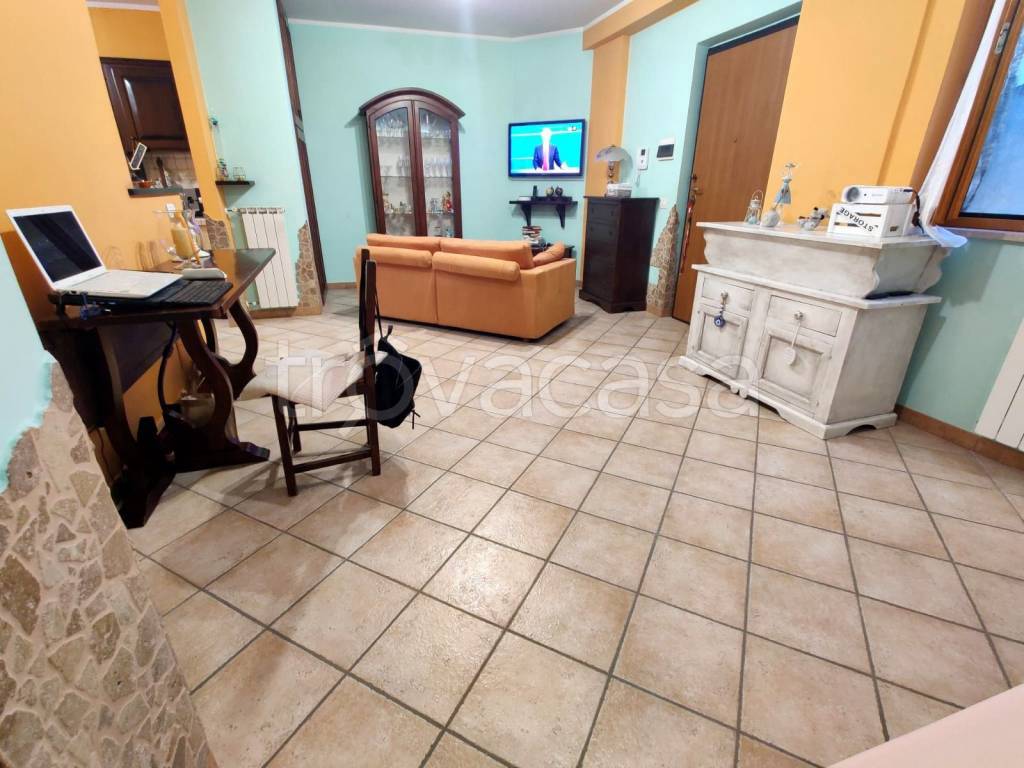 appartamento in vendita a Guidonia Montecelio in zona Montecelio