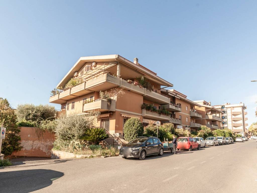 appartamento in vendita a Guidonia Montecelio