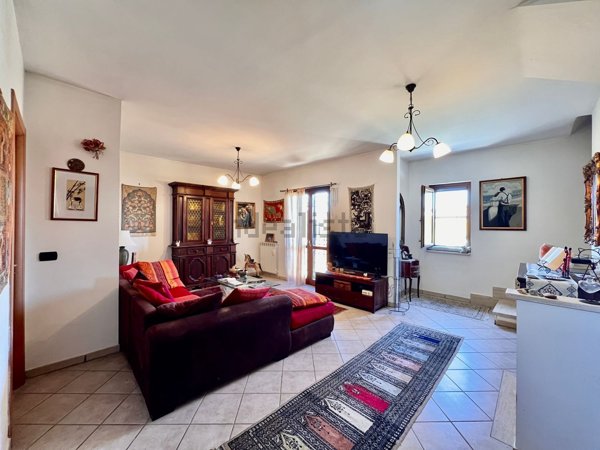 casa indipendente in vendita a Guidonia Montecelio in zona Pichini