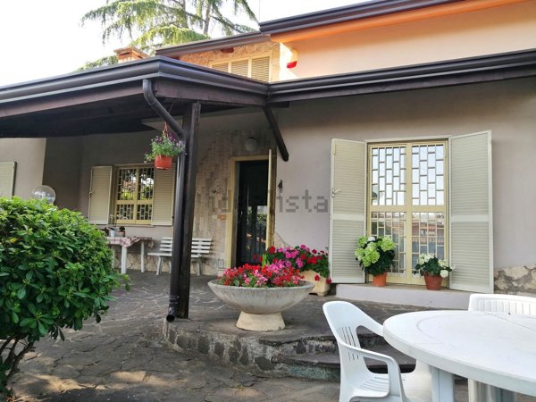 casa indipendente in vendita a Guidonia Montecelio in zona Montecelio