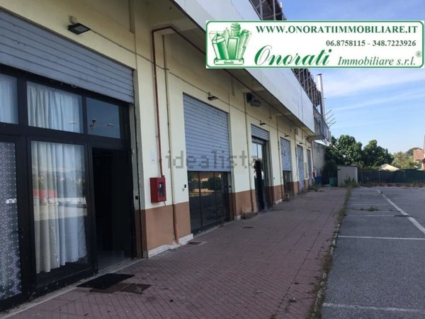 locale di sgombero in vendita a Guidonia Montecelio