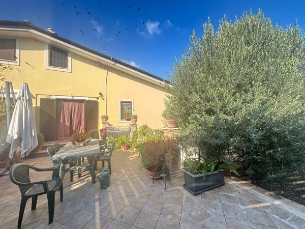 casa indipendente in vendita a Guidonia Montecelio in zona Marco Simone