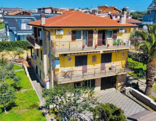 casa indipendente in vendita a Guidonia Montecelio in zona Setteville