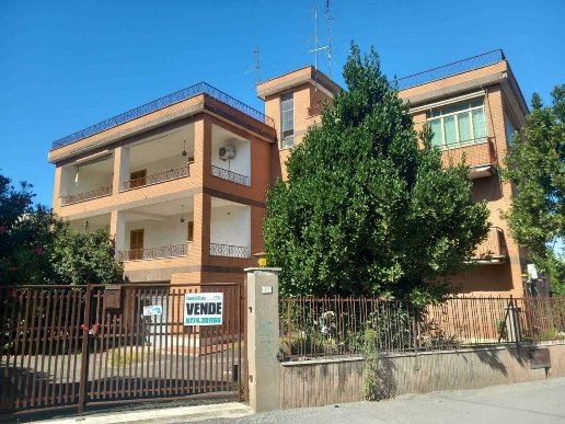 appartamento in vendita a Guidonia Montecelio in zona Villanova