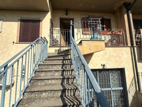 casa indipendente in vendita a Guidonia Montecelio in zona Marco Simone