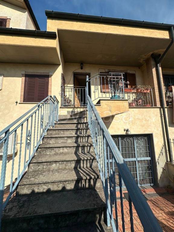 casa indipendente in vendita a Guidonia Montecelio in zona Marco Simone