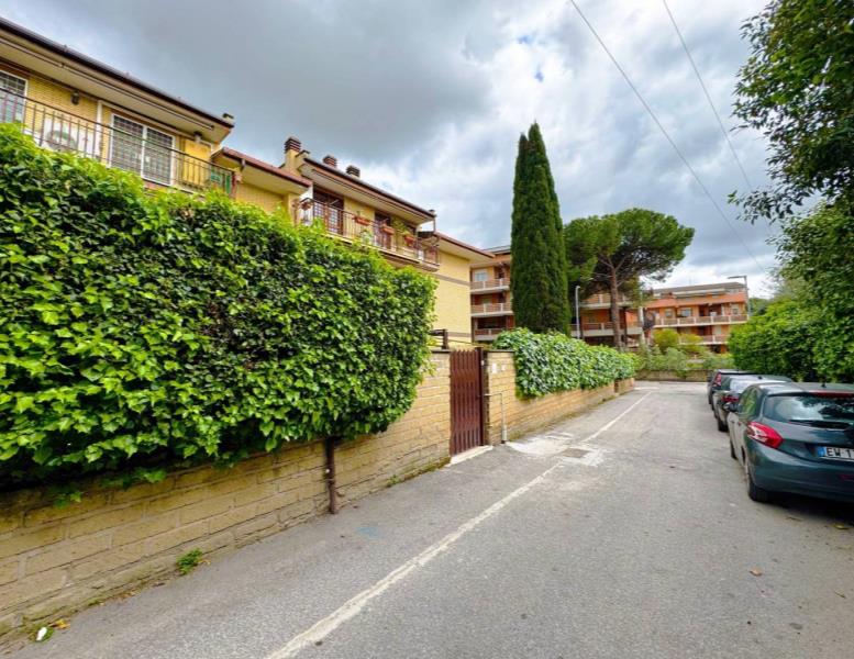 appartamento in vendita a Guidonia Montecelio in zona Guidonia