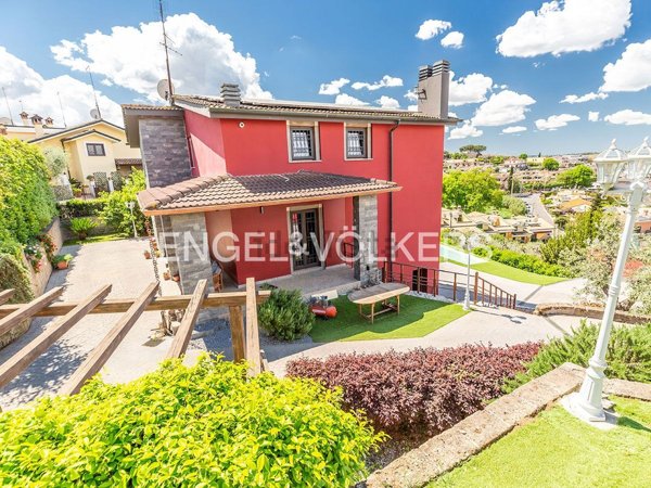 casa indipendente in vendita a Guidonia Montecelio in zona Marco Simone