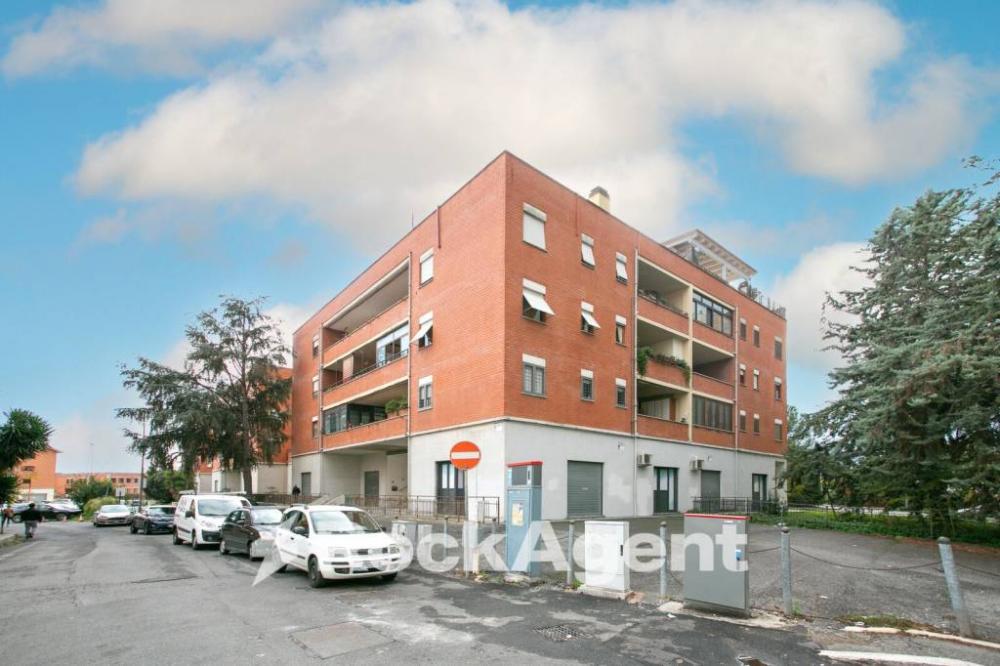 appartamento in vendita a Guidonia Montecelio in zona Colle Fiorito