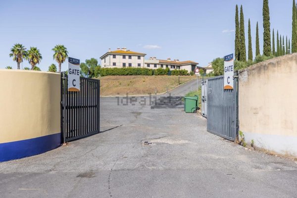 appartamento in vendita a Guidonia Montecelio in zona Marco Simone