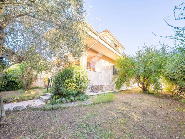 casa indipendente in vendita a Guidonia Montecelio in zona Marco Simone