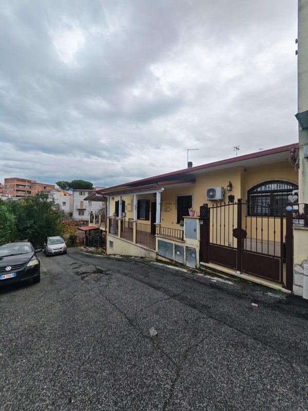 appartamento in vendita a Guidonia Montecelio in zona Guidonia