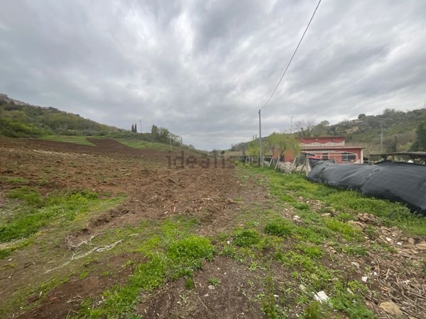 casa indipendente in vendita a Guidonia Montecelio in zona Montecelio