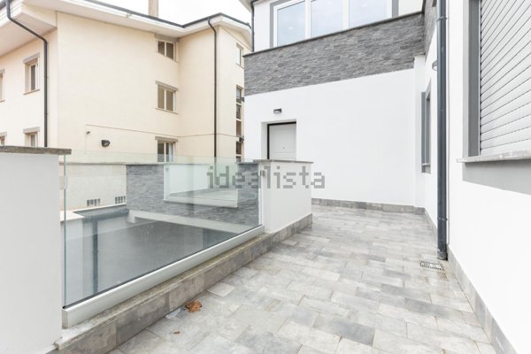 appartamento in vendita a Guidonia Montecelio in zona Guidonia