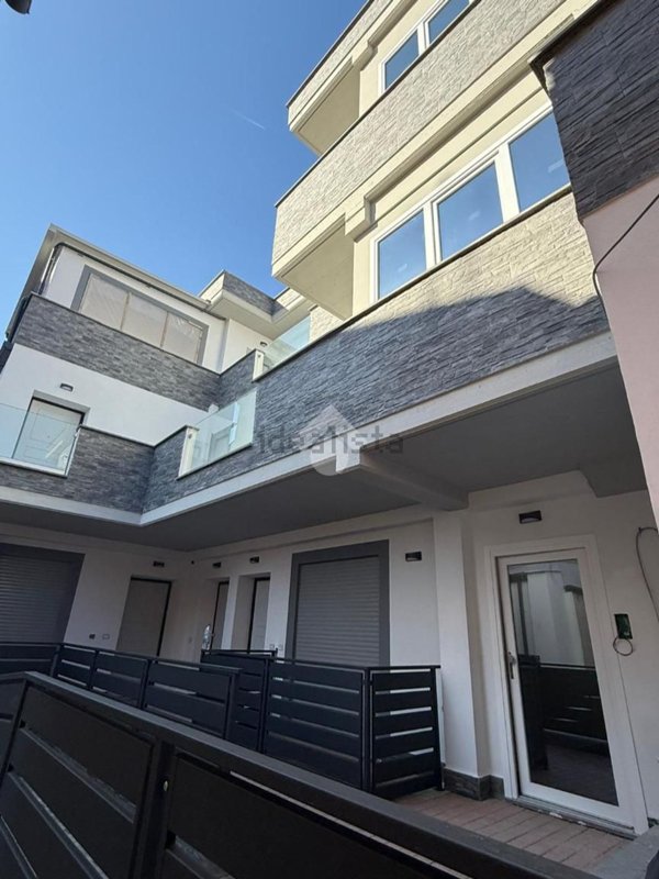 appartamento in vendita a Guidonia Montecelio in zona Guidonia