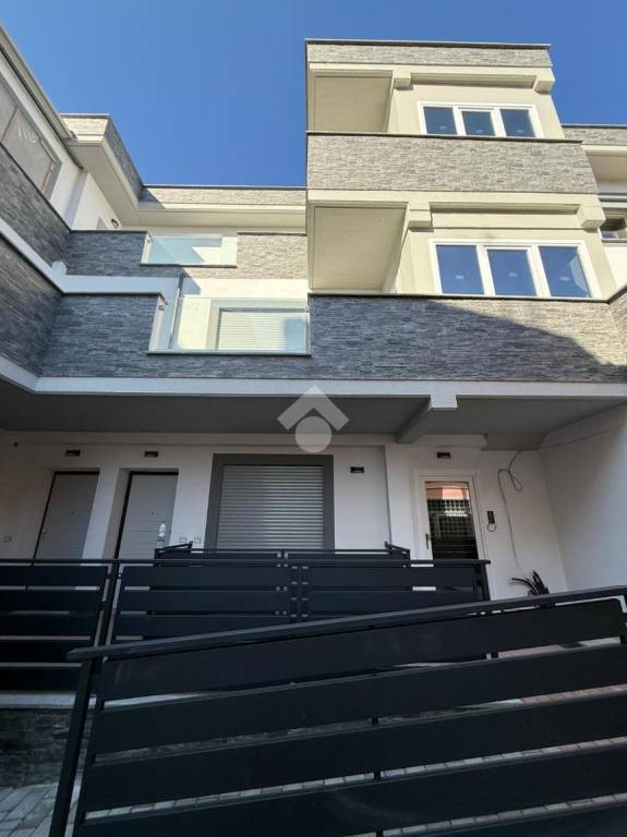 appartamento in vendita a Guidonia Montecelio in zona Guidonia