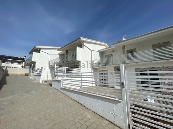 casa indipendente in vendita a Guidonia Montecelio in zona Setteville