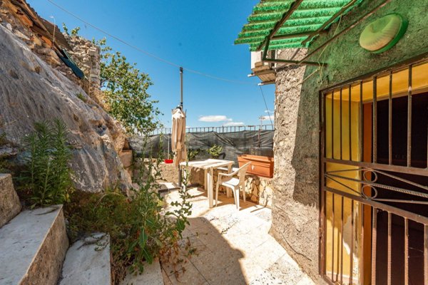 appartamento in vendita a Guidonia Montecelio in zona Montecelio