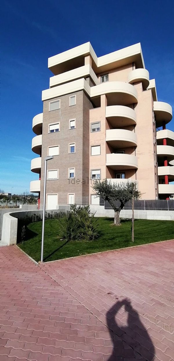 appartamento in vendita a Guidonia Montecelio in zona Guidonia