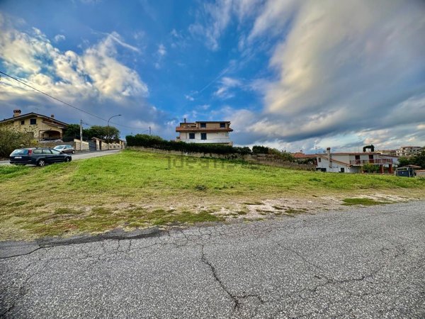 terreno edificabile in vendita a Guidonia Montecelio in zona Marco Simone