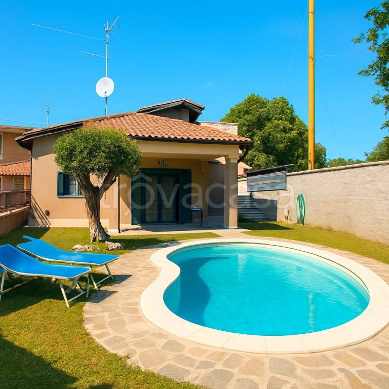 casa indipendente in vendita a Guidonia Montecelio in zona Guidonia