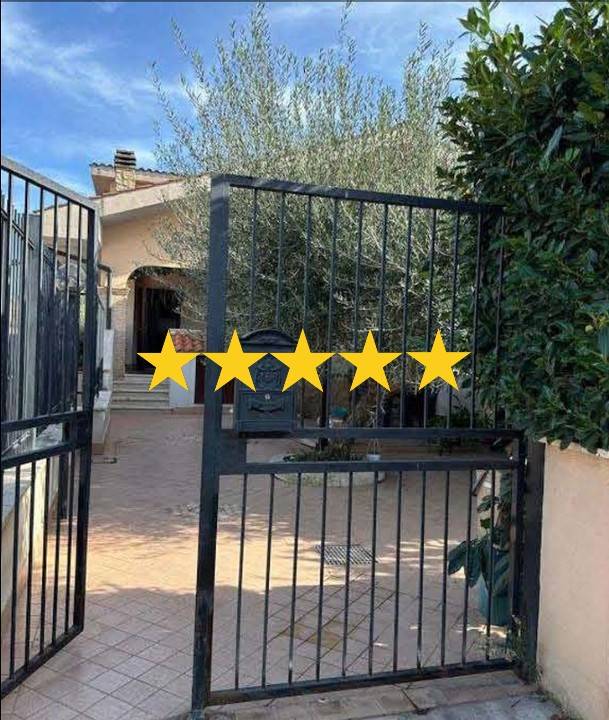 casa indipendente in vendita a Guidonia Montecelio in zona Montecelio