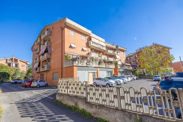 appartamento in vendita a Guidonia Montecelio