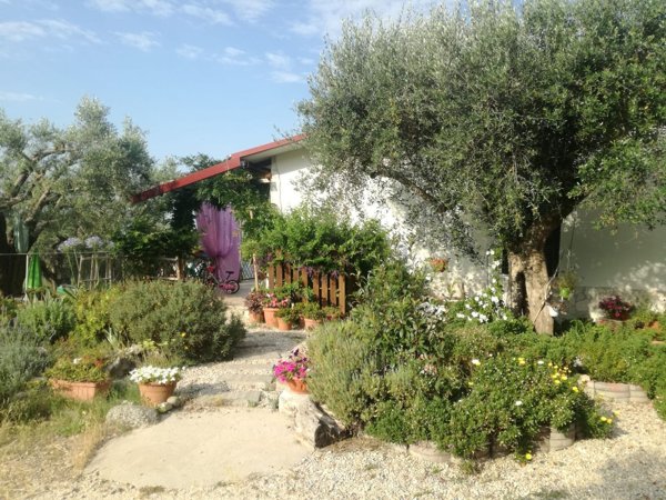 casa indipendente in vendita a Guidonia Montecelio in zona Guidonia