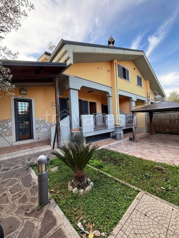 casa indipendente in vendita a Guidonia Montecelio