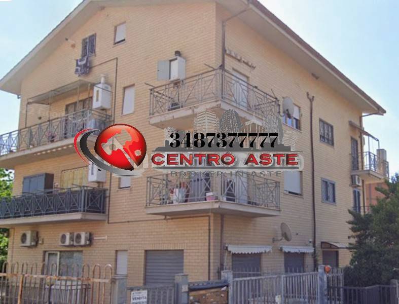 negozio in vendita a Guidonia Montecelio in zona Villanova