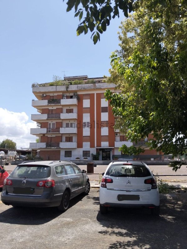 appartamento in vendita a Guidonia Montecelio in zona Guidonia