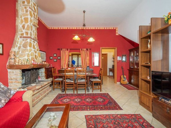 casa indipendente in vendita a Guidonia Montecelio in zona Pichini