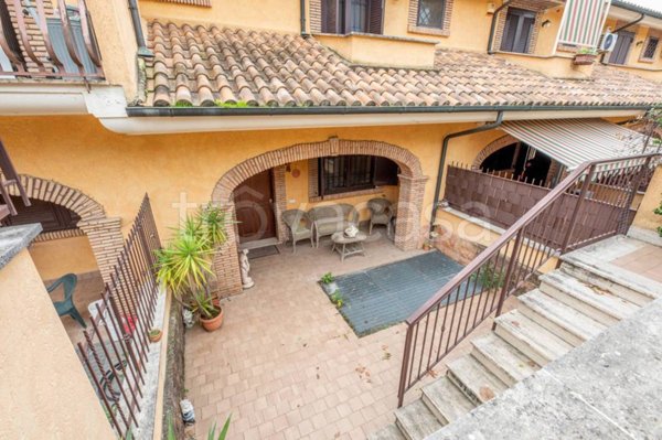 casa indipendente in vendita a Guidonia Montecelio in zona Pichini