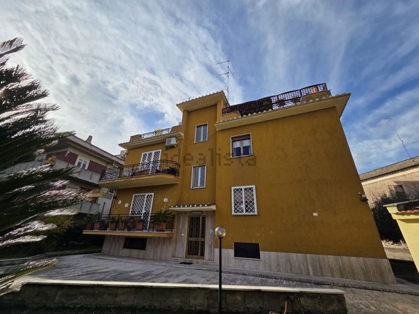 appartamento in vendita a Guidonia Montecelio in zona Guidonia