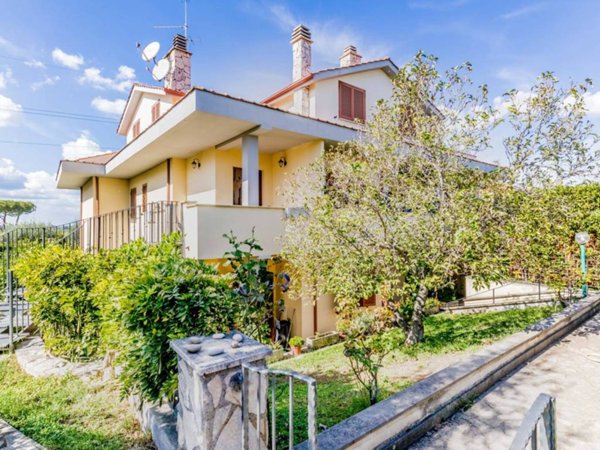 casa indipendente in vendita a Guidonia Montecelio in zona Guidonia