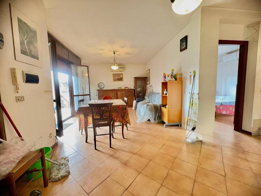 pentavano in vendita a Guidonia Montecelio in zona Marco Simone