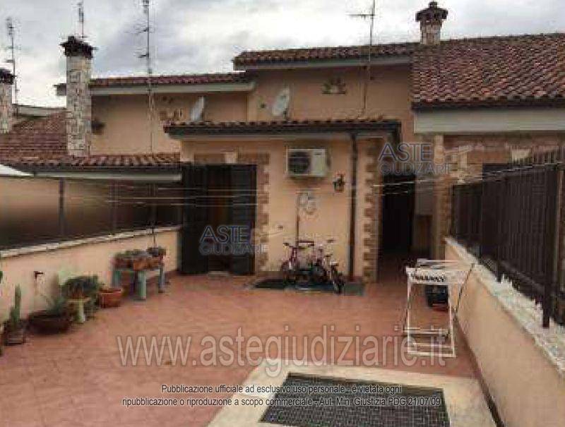 casa indipendente in vendita a Guidonia Montecelio in zona Marco Simone