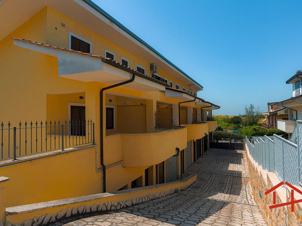 casa indipendente in vendita a Guidonia Montecelio in zona Setteville