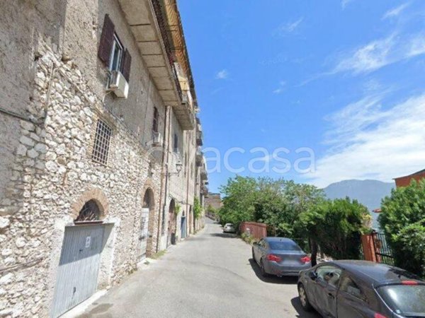 locale di sgombero in vendita a Guidonia Montecelio in zona Montecelio