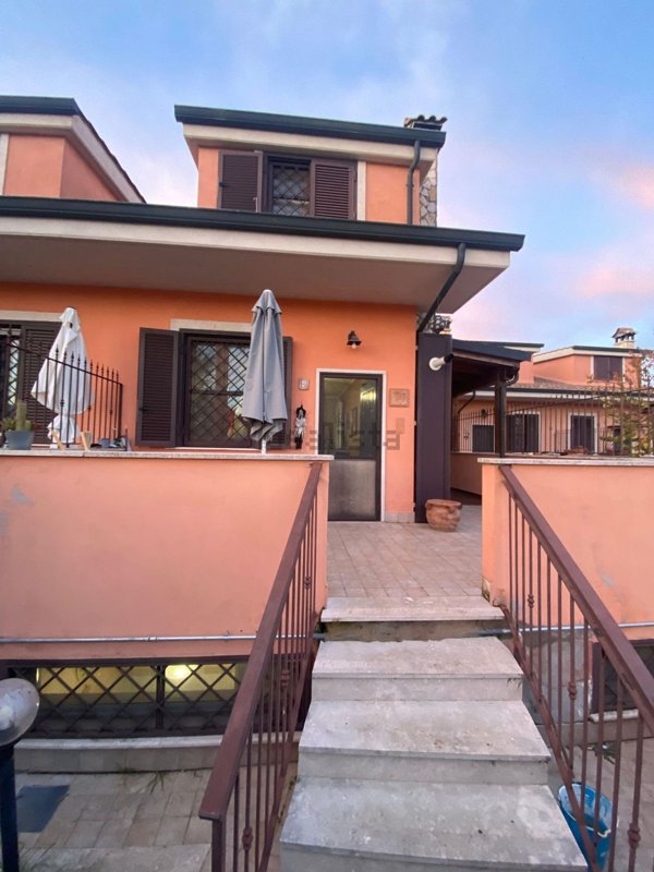 appartamento in vendita a Guidonia Montecelio in zona La Botte