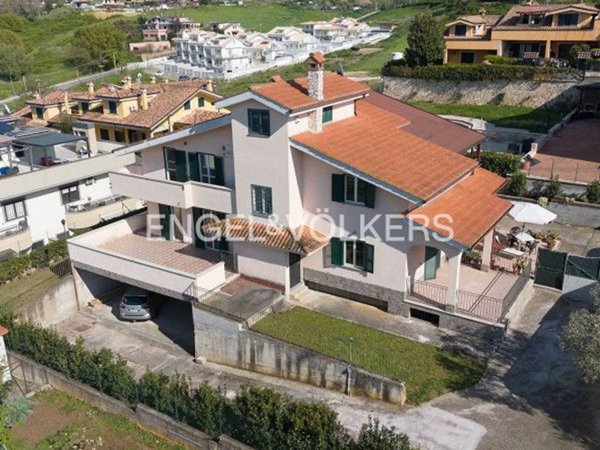 casa indipendente in vendita a Guidonia Montecelio in zona Marco Simone