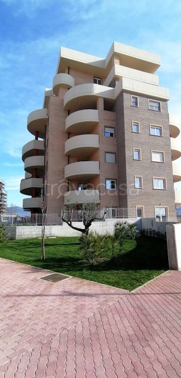 appartamento in vendita a Guidonia Montecelio in zona Guidonia