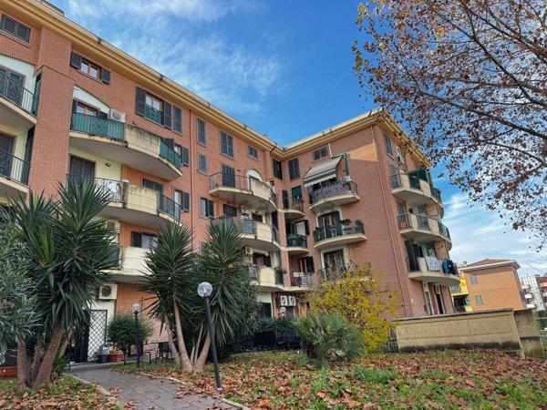 appartamento in vendita a Guidonia Montecelio in zona Guidonia