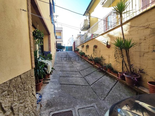 negozio in vendita a Guidonia Montecelio