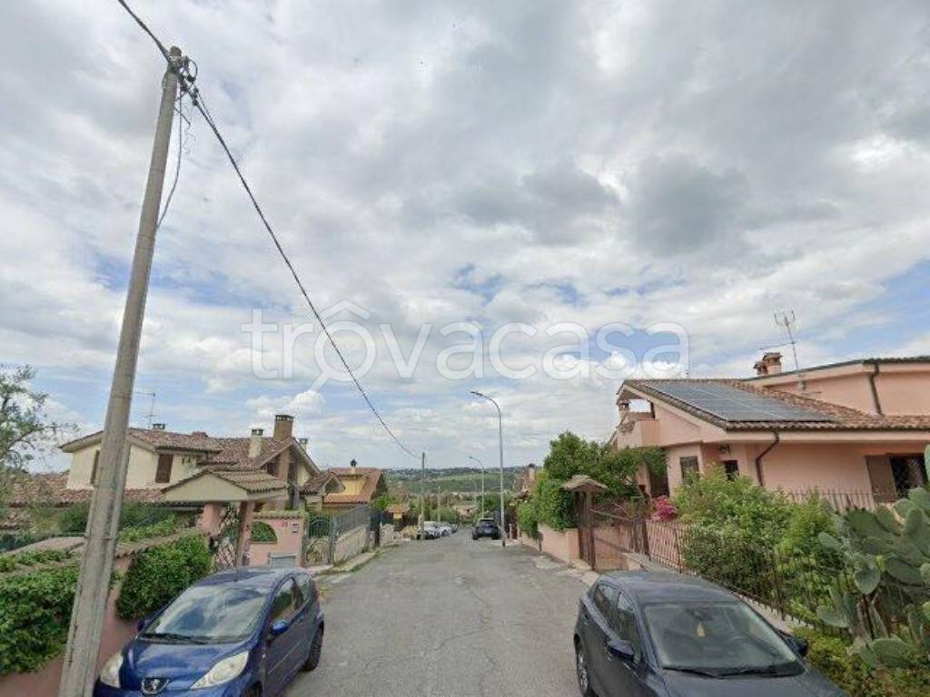 casa indipendente in vendita a Guidonia Montecelio in zona Marco Simone