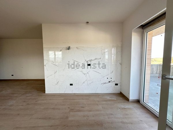 appartamento in vendita a Guidonia Montecelio in zona Guidonia