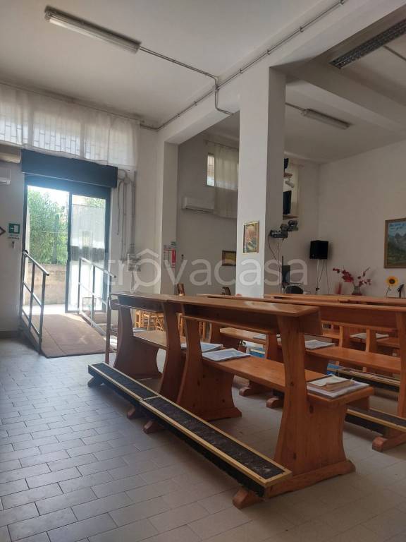 negozio in vendita a Guidonia Montecelio