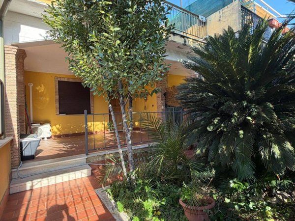 casa indipendente in vendita a Guidonia Montecelio in zona Marco Simone