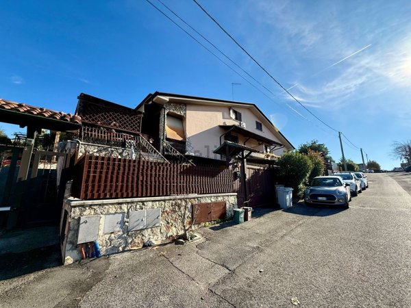 casa indipendente in vendita a Guidonia Montecelio in zona Pichini